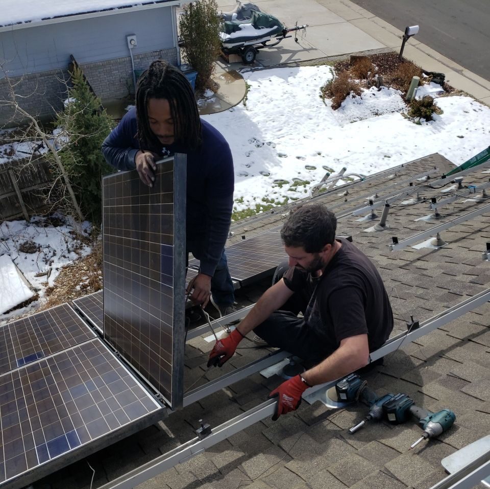 installing-solar-panel-system